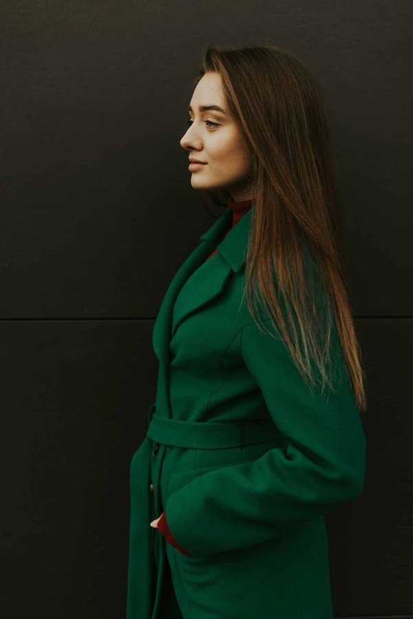 ¿Cómo integrar prendas de lencería en un look de fiesta sin perder elegancia?